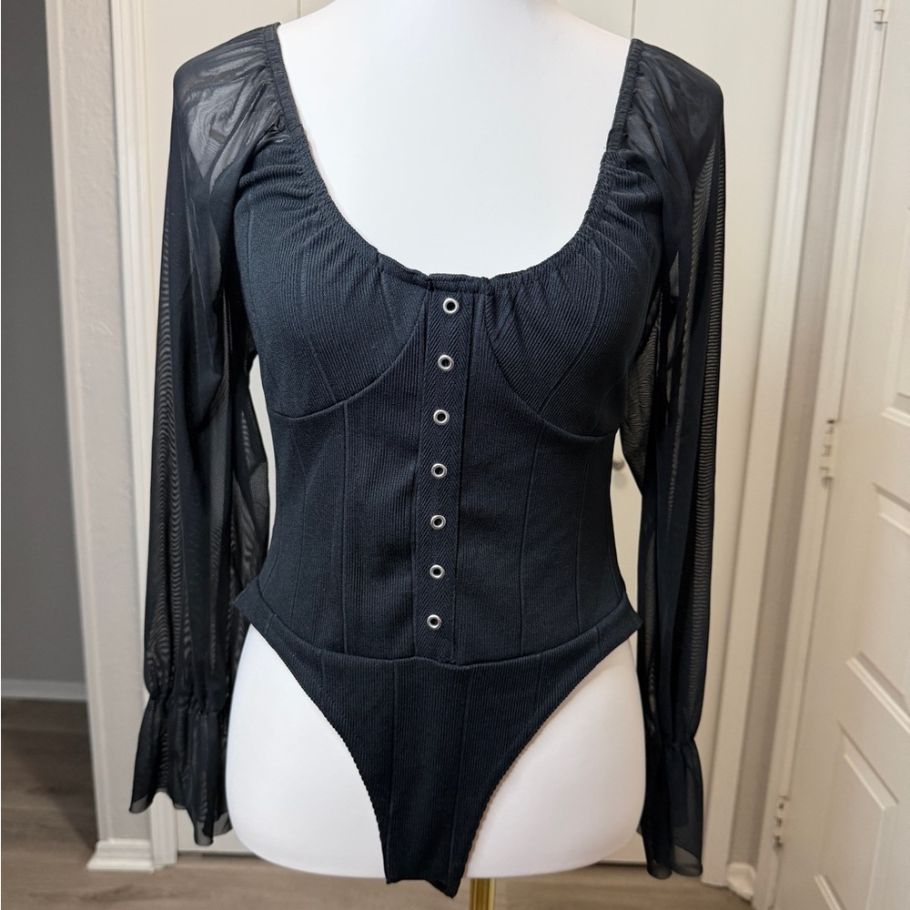 PrettyLittleThing Black Ribbed Bodysuit - Picture 2 of 10